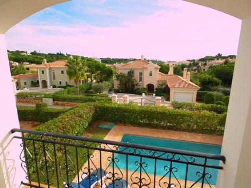 Vale do Lobo Villa Sleeps 4 Pool Air Con WiFi in อัลมานซิล Vale do Lobo Villa Sleeps 4 Pool Air Con WiFi in อัลมานซิล