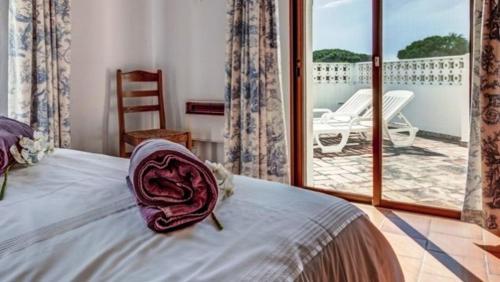 Vale do Garrao Villa Sleeps 4 Pool Air Con WiFi in หุบเขาการ์เรา Vale do Garrao Villa Sleeps 4 Pool Air Con WiFi in หุบเขาการ์เรา