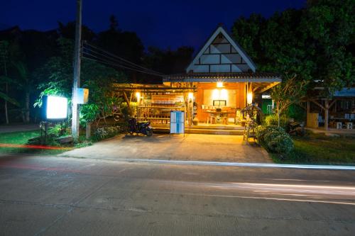 Phuchawee Lanta Resort in Koh Lanta Phuchawee Lanta Resort in Koh Lanta