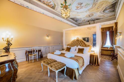 Hotel Nani Mocenigo Palace in Dorsoduro Hotel Nani Mocenigo Palace in Dorsoduro