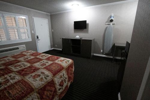Alpha Inn and Suites - main image