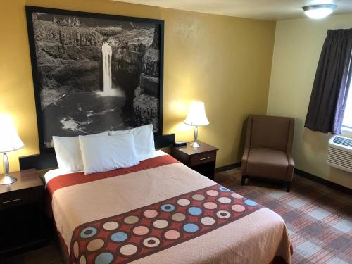 Super 8 By Wyndham Kennewick in Kennewick (WA) Super 8 By Wyndham Kennewick in Kennewick (WA)
