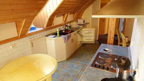 Ferienwohnung mit Wasserbett FW3 in 薩爾費爾德/薩勒 Ferienwohnung mit Wasserbett FW3 in 薩爾費爾德/薩勒