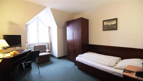 This photo about Hotel-Pension Haus Erna shared on HyHotel.com