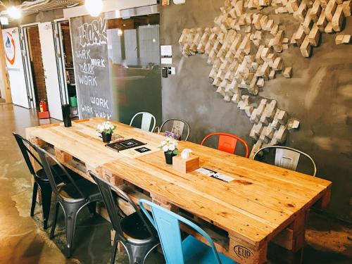 Shared lounge/TV area, WORK INN TPE in Taipei Shared lounge/TV area, WORK INN TPE in Taipei