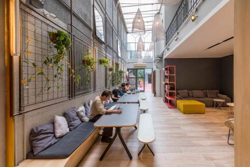 Restaurant, Puerto Limon Hostel in San Telmo Restaurant, Puerto Limon Hostel in San Telmo