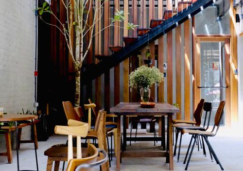 ระเบียง/ชานเรือน, ทีเอเอ็น โฮสเทล x คาเฟ่ (TAN Hostel x Cafe) in กระบี่ ระเบียง/ชานเรือน, ทีเอเอ็น โฮสเทล x คาเฟ่ (TAN Hostel x Cafe) in กระบี่