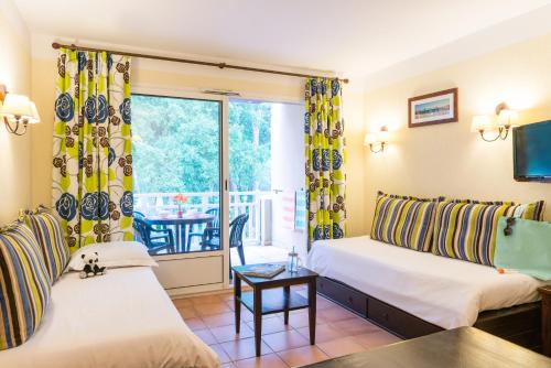 This photo about Residence Pierre & Vacances Domaine du Golf de Pinsolle shared on HyHotel.com