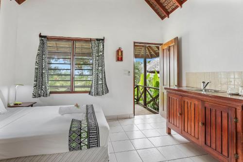 Beachfront Resort in Luganville Beachfront Resort in Luganville