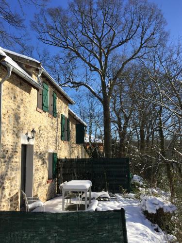 Jouy La longère, proche Hec, Versailles, parking privé gratuit (Jouy La longere, proche Hec, Versailles, parking prive gratuit) in Jouy-en-Josas Jouy La longère, proche Hec, Versailles, parking privé gratuit (Jouy La longere, proche Hec, Versailles, parking prive gratuit) in Jouy-en-Josas