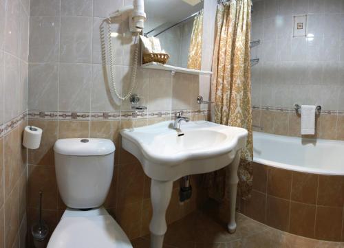 This photo about Green Park shared on HyHotel.com