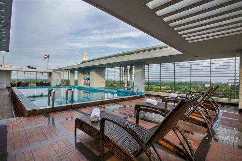 Swimming pool, Momo Inn in Bogra Swimming pool, Momo Inn in Bogra