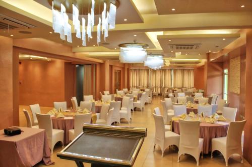 Banquet hall, New Dawn Plus in Cagayan De Oro Banquet hall, New Dawn Plus in Cagayan De Oro