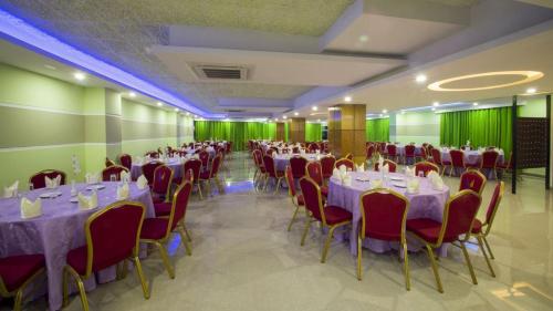Juhlatila, Hotel Mira Garden in Sylhet Juhlatila, Hotel Mira Garden in Sylhet