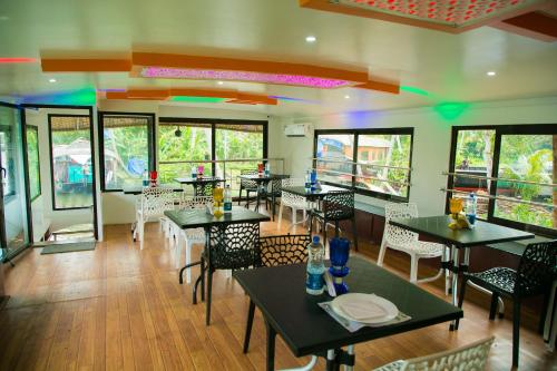Makanan dan Minuman, Harmony Houseboats in Alleppey Makanan dan Minuman, Harmony Houseboats in Alleppey
