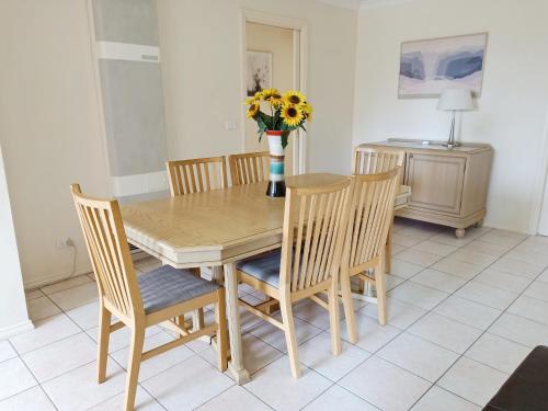 Glen Inn Motel and Apartments in Glen Waverley Glen Inn Motel and Apartments in Glen Waverley