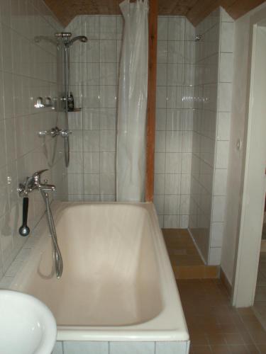 Baño, Schloßblick in Lohmen Baño, Schloßblick in Lohmen