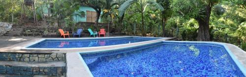 Instalaciones, Hammock plantation in El Zonte Instalaciones, Hammock plantation in El Zonte