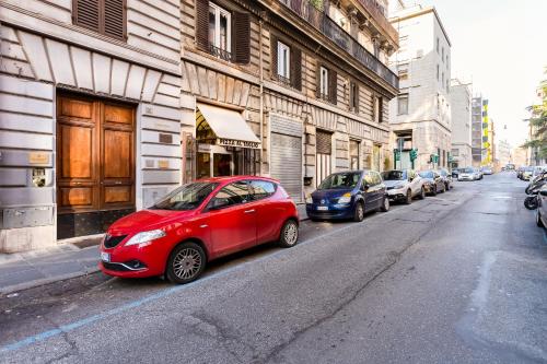 Entrance, Elegant Apartment Rome in Via Veneto Entrance, Elegant Apartment Rome in Via Veneto
