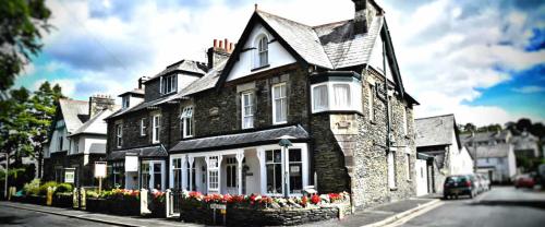 Exterior view, Windermere Lynwood Guest House in Windermere City Center Exterior view, Windermere Lynwood Guest House in Windermere City Center