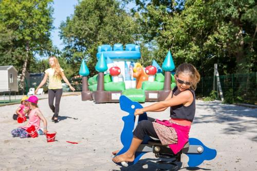 Kid’s club, MH Camping 4* face Royan in Saint-Vivien-de-Medoc Kid’s club, MH Camping 4* face Royan in Saint-Vivien-de-Medoc