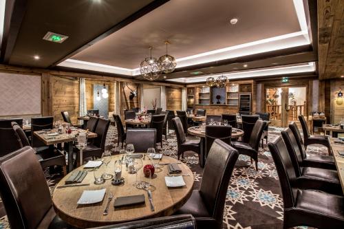 Restaurant, Hotel Les Suites du Montana by Les Etincelles in Les Almes Restaurant, Hotel Les Suites du Montana by Les Etincelles in Les Almes