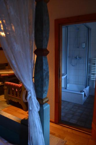 Bathroom, zum Frongut in Burgstadt Bathroom, zum Frongut in Burgstadt