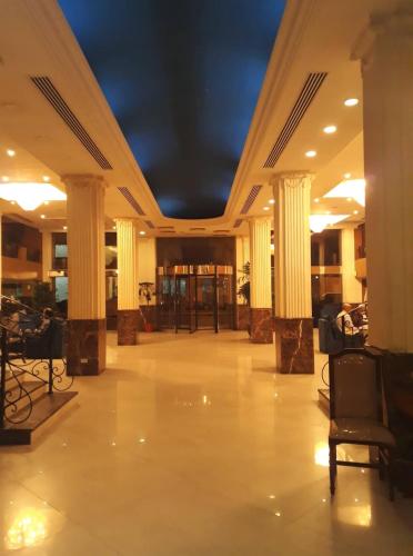 Royal El Naser Hotel