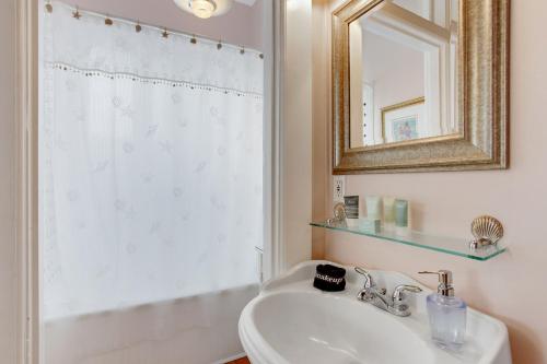 在meiguo.com看到的Surf Song Bed & Breakfast的介绍图片