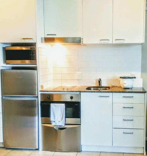 Quest on Queen near Vector Aréna Quest on Queen near Vector Aréna