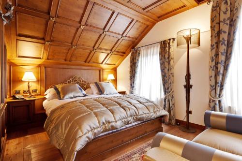 Ambra Cortina Luxury&Fashion Hotel in Cortina d'Ampezzo City Center Ambra Cortina Luxury&Fashion Hotel in Cortina d'Ampezzo City Center