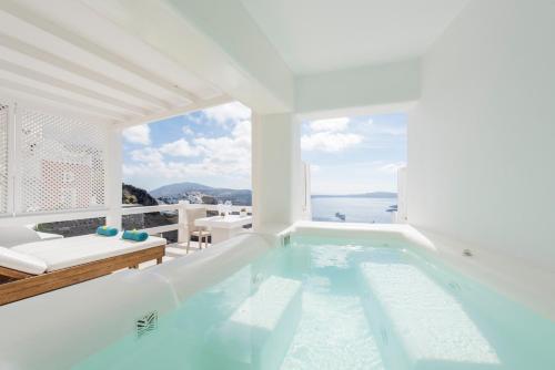 Aqua Mare Luxury Suites