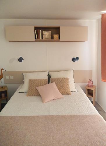 Mobil home à 100 m des plages dans camping 4 étoiles avec vue sur la montagne (Mobil home a 100 m des plages dans camping 4 etoiles avec vue sur la montagne) in Le Boulou Mobil home à 100 m des plages dans camping 4 étoiles avec vue sur la montagne (Mobil home a 100 m des plages dans camping 4 etoiles avec vue sur la montagne) in Le Boulou