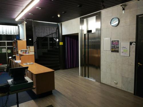 Előcsarnok, Hotelli Koskenniska in Forssa Előcsarnok, Hotelli Koskenniska in Forssa