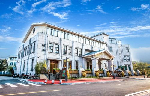 Lucky Garden Holiday Smart Hotel