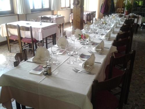 Restaurant, Hotel Poggio d'Oro in Riva Di Solto Restaurant, Hotel Poggio d'Oro in Riva Di Solto