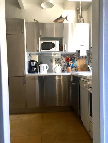 Kitchen, Traditional fisherman cottage in Yport Kitchen, Traditional fisherman cottage in Yport