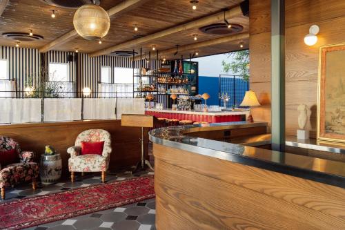 Lobby, Palihotel Culver City in Culver City Lobby, Palihotel Culver City in Culver City