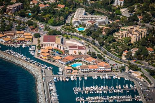 Dotări, Best Western Plus Hotel la Marina in Saint-Raphael Dotări, Best Western Plus Hotel la Marina in Saint-Raphael