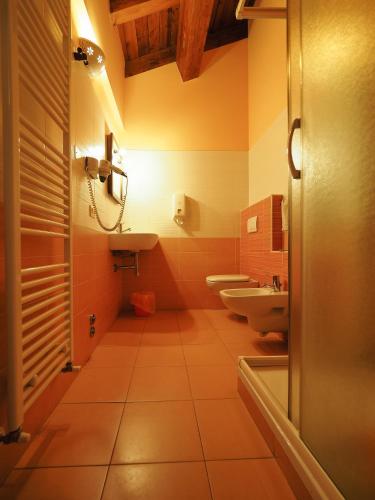 Bathroom, Ginepro d'Abruzzo in Lucoli Bathroom, Ginepro d'Abruzzo in Lucoli