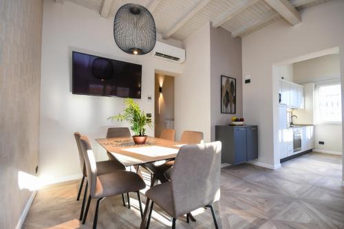 This photo about Madali Suite & Apartments Brescia shared on HyHotel.com