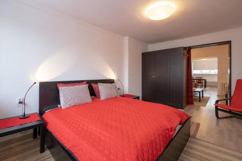 LZ Spacious One Bedroom Apartment in Top Centre by Flat Mаnager