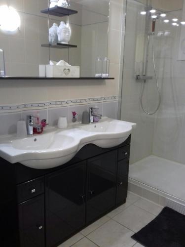 ฝักบัว, chez christian&astrid Next to Disneyland Paris in ป็องชาร์ ฝักบัว, chez christian&astrid Next to Disneyland Paris in ป็องชาร์