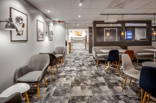 Vestíbulo, Hotel Vindeus in Sodertalje Vestíbulo, Hotel Vindeus in Sodertalje