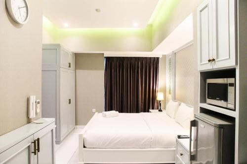 Studio Room with City View Casa De Parco Apartment By Travelio