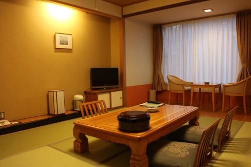 Yumoto Shirogane Onsen Hotel near Shirahige Falls Yumoto Shirogane Onsen Hotel near Shirahige Falls
