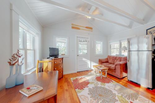 Lake Time Cottage in Orono Lake Time Cottage in Orono