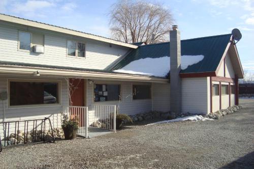 YPC Fitness & Accomodations in Invermere (BC) YPC Fitness & Accomodations in Invermere (BC)