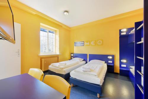 This photo about Bed'nBudget Expo-Hostel Rooms shared on HyHotel.com