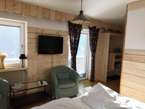 This photo about Hotel Almhof shared on HyHotel.com